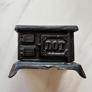 Vintage Style Black Cast Iron Miniature Stove